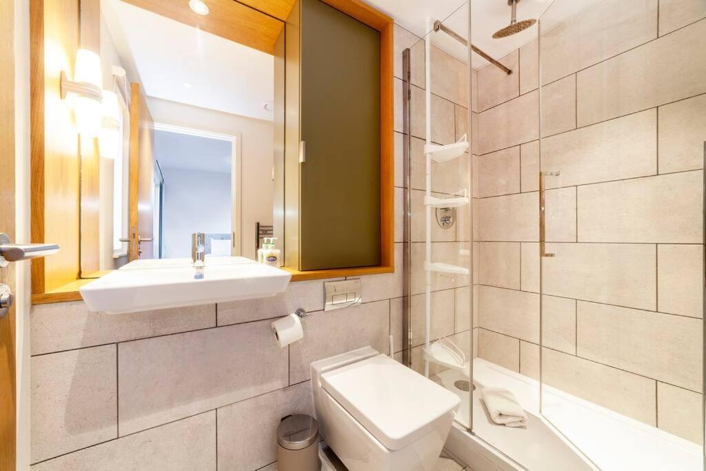 Apartament Stunning New 3 Bdr Duplex Wbalcony, East Londyn Zewnętrze zdjęcie